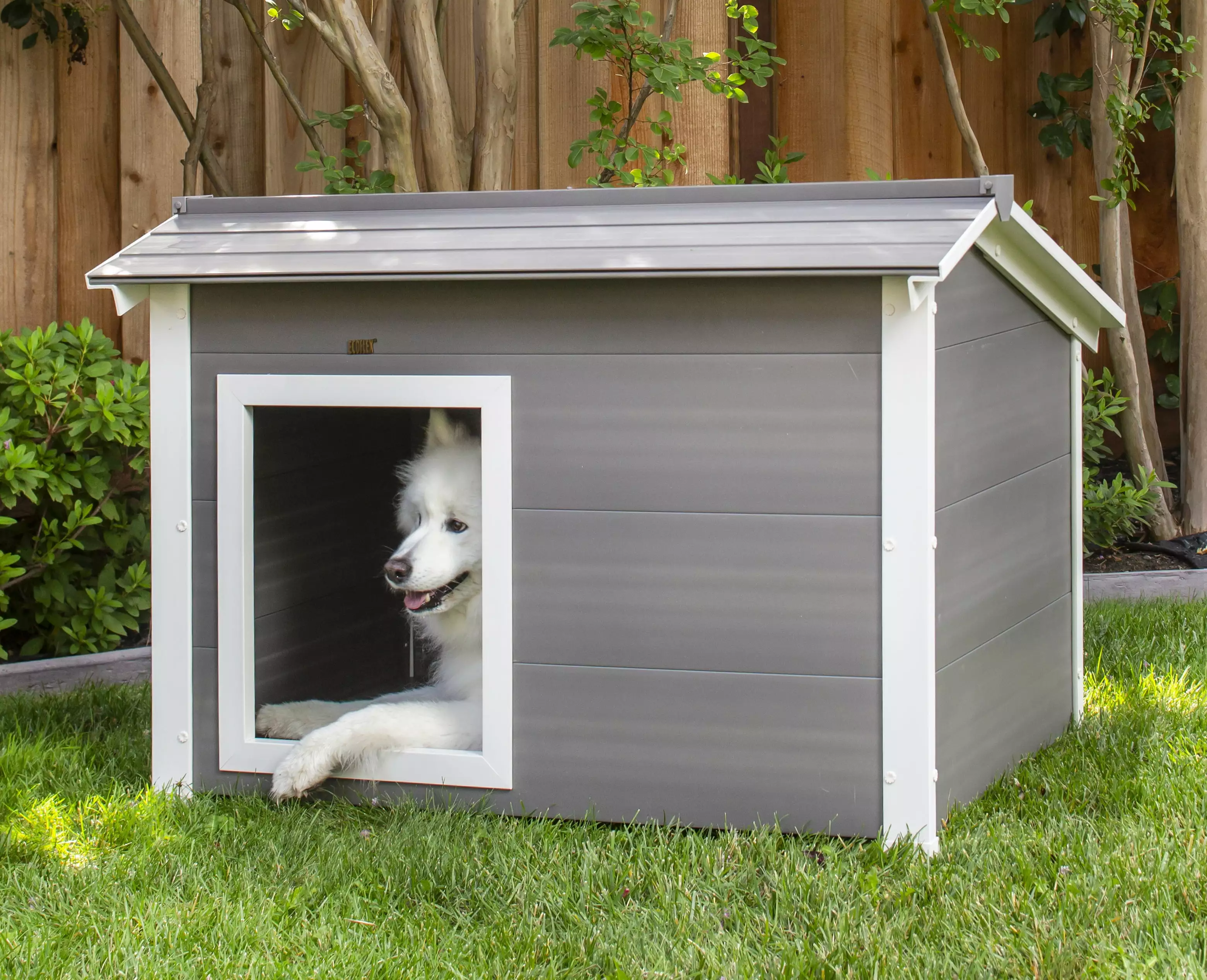 New Age Pet Thermocore ECOFLEX X-Large Insulated Dog House in Gray